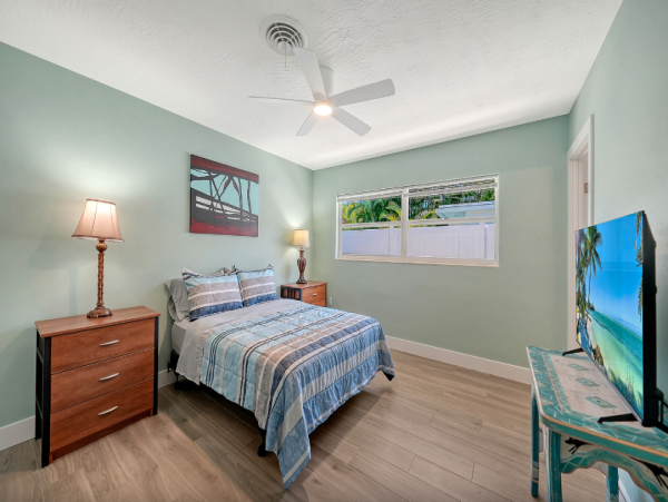 Luxury Lido Key Vacation Home -Private Pool & Beach Access
